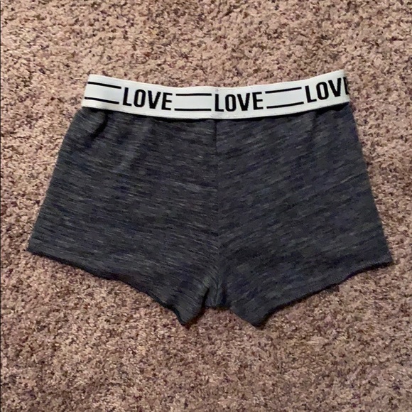🖤LOVE booty shorts🖤 - Picture 2 of 3
